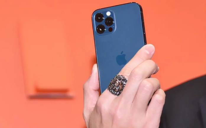 大竹苹果手机维修分享iPhone12系列重启方法教程 